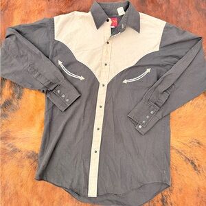 Plains Western Wear Button up with tiny hole